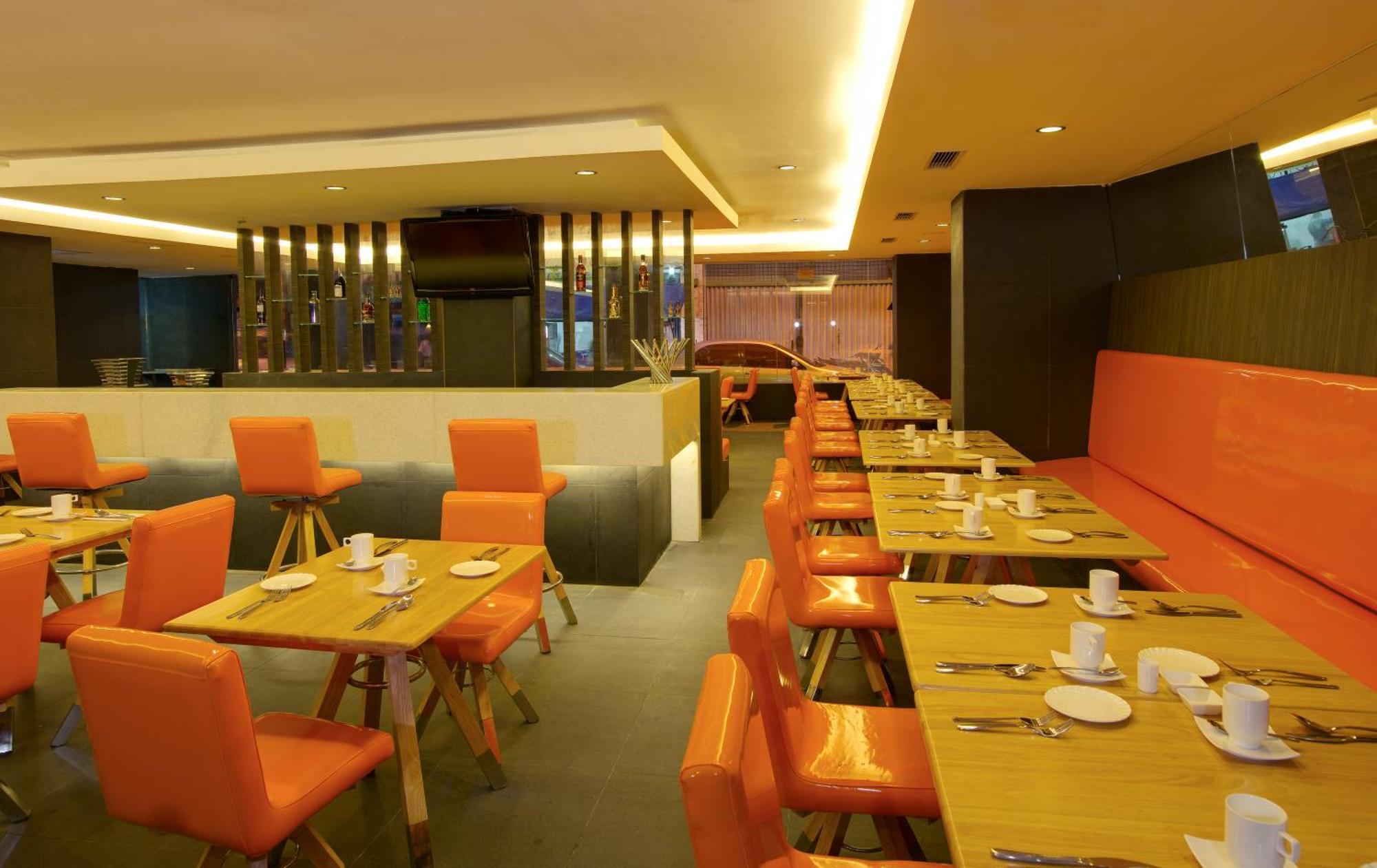 Swiss-Belinn Медан Ресторан фото